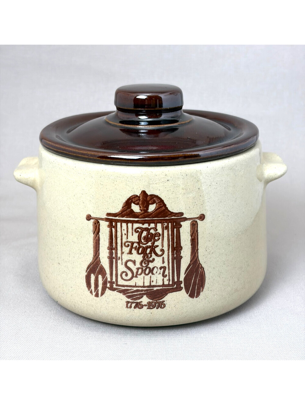 Vintage 1976 Bicentennial The Fork & Spoon USA Pottery Lidded Bean Pot Crock Dis